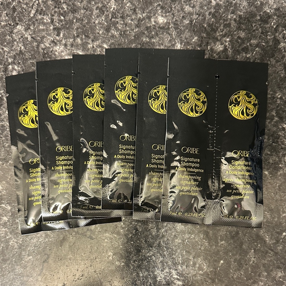 Oribe Signature Shampoo and Conditioner Travel Sachets - Black and Gold